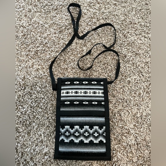 Alpaca Shoulder Bag 🦙 - Picture 2 of 5